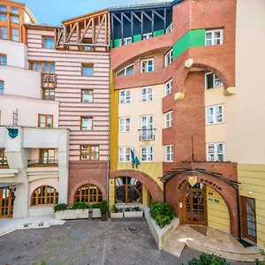Corvin Corvin Wing Otel
